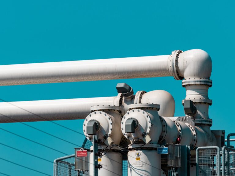 what is Laravel pipeline